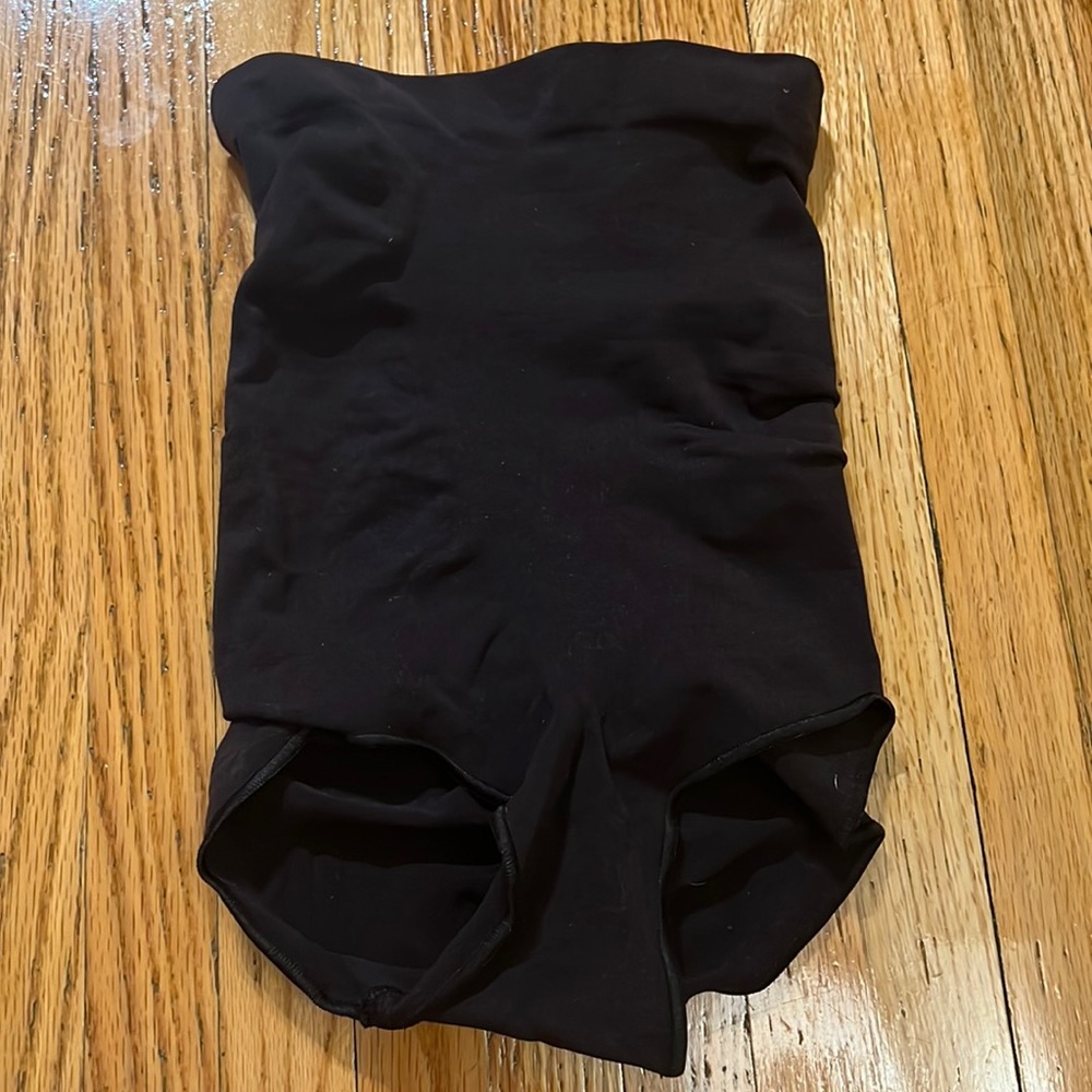 Skims sculpting high waist brief